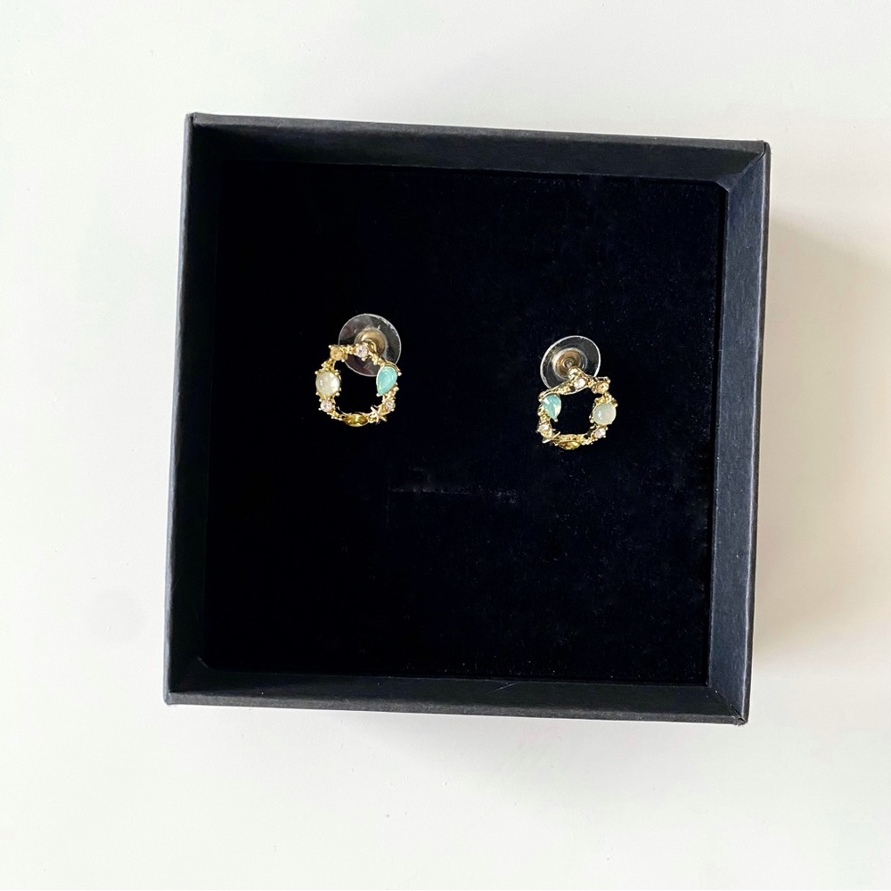 Beautiful Earth Gold and Multi Stone Wreath Stud Earrings